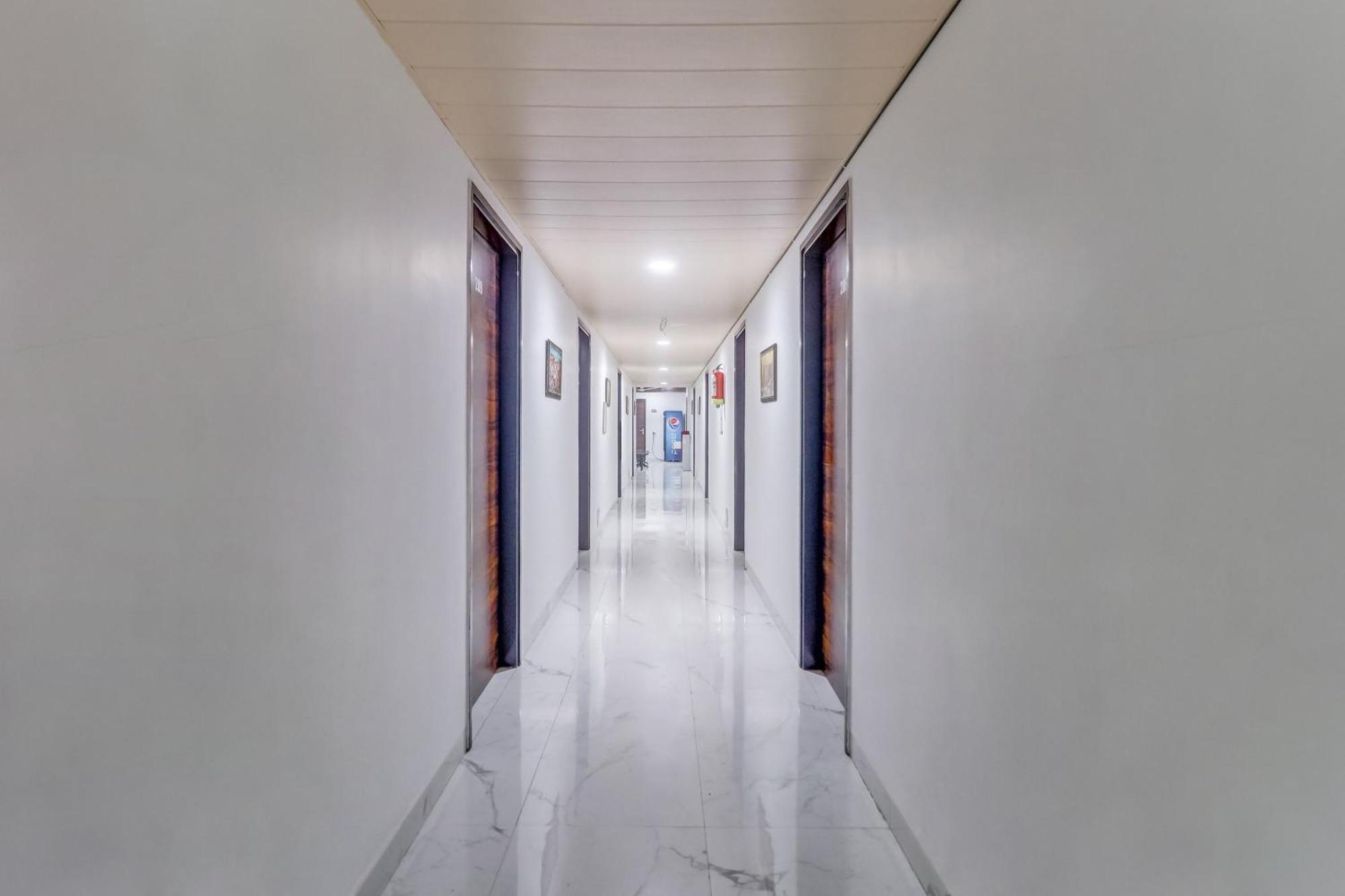 Отель Townhouse Лудхиана Экстерьер фото