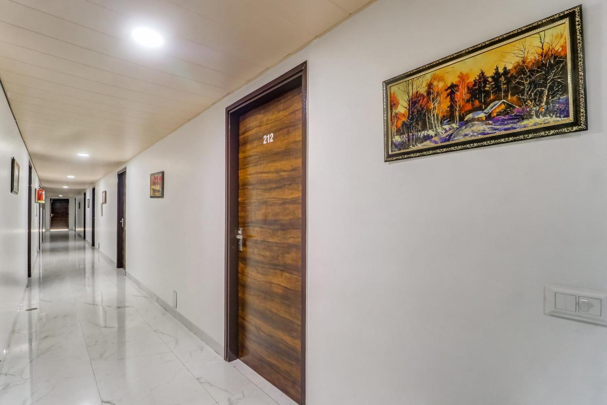 Отель Townhouse Лудхиана Экстерьер фото
